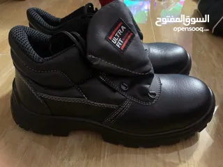 3 Safety shoes