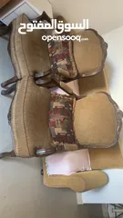  4 طقم كنب ضيوف مع طاولات وسط