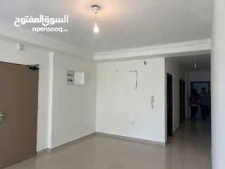  3 شقه فارغة للايجار في المصيون قرب برافو