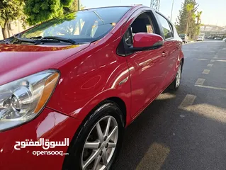  8 تويوتا بريوس سي 2013 بطاريه بحاله الوكاله فل كامل مع فتحه أعلى صنف