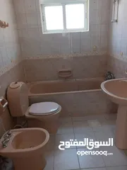  3 شقه طابقية للاجار
