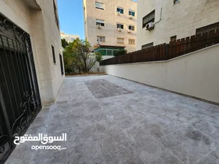  5 شقة فارغة للبيع في دير غبار  ref : 14242
