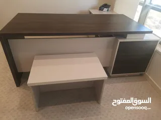 7 مكتبك بأناقة... والراحة بتوصلك للعقبة!