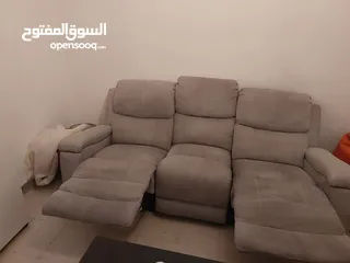  2 طقم ركلاينر 7 مقاعد بحاله جيده الموقع خلدا