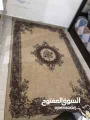  1 سجادة طول 240 و عرض 130 بحالة ممتازه للبيع بسعر مغري