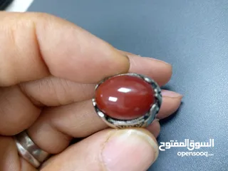  8 خاتم فضة عيار 929. حجم الخنصر . فص عقيق كبدي اصلي. جميل