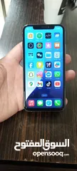  1 أيفون Xs  للبيع  256 بطارية 100 مغيره من هارمونكس  ملاحظات: الباك مكسور اخصم ثمنه من السعر 100