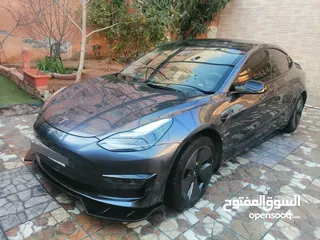  8 ‏TESLA MODEL3  الموديل2023‎  بطارية تقطع بشحنة  425 الفحص3جيد  اللون الخارجي: فيراني    اللون ا