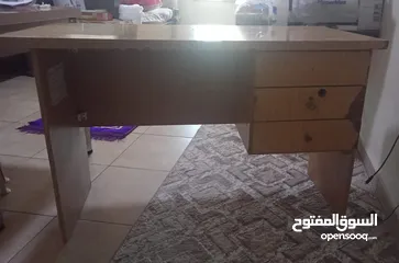  1 مكتب مستعمل للبيع