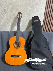  1 جيتار Valencia CG160 جديد غير مستعمل مع شنتة وريشة وآلة دوزان الاوتار كلو مع تشطيب لامع طبيعي للخشب