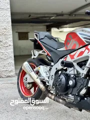  4 Aprilia tuono v41100cc rr  دراجه مميزه جدا تصنيف ستريت  قويه جدا 1100 سيسي  مرخصه ممشى قليل جدا جدا