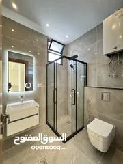  28 شقة دوبليكس مع روف مميز مشاحة الشقة 283م وروف 90م مرخص