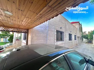  6 فيلا مميزه في منجا قرب طريق عمان مادبا