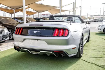  4 Ford Mustang  2017 Convertible