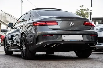  4 Mercedes E200 Coupe 2020 Amg kit Night Package