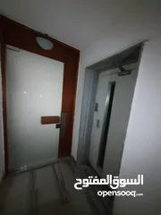  10 للبيع شقة في عمان الدوار الرابع شارع الخالدي الطبي تصلح لكافة الاستثمارات الطبية والتجارية موقع حيوي