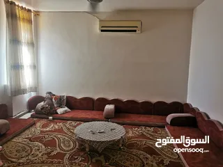  3 شقة للبيع في منطقة الغويرية صيدلية فريج مساحة وتهوية ممتازة ومنطقة مخدمة بسعر مغري