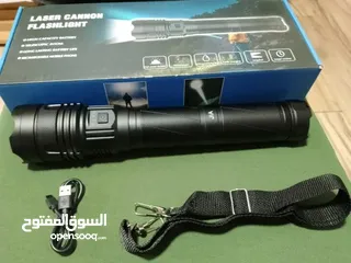  1 كشاف حديد احترافي 17X زوووم – الحجم الكبير والإضاءة الخارقة إضاءة LED سوبر قوية تكشفلك أبعد نقطة .