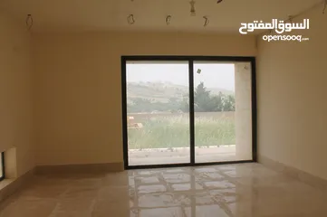  3 فيلا  للبيع في ام الكوندوم فاخره جدا سعر مغري /الرقم المرجعي : REF 3755