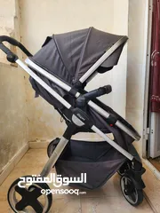 5 عربة أطفال ماركة Giggles بحالة ممتازة  مع إمكانية فصلها كما هو موضح بالصور