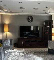  2 خزانة تلفزيون TV Unit بحالة جيدة