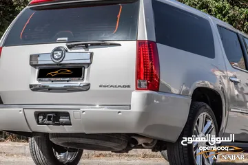  10 Cadillac Escalade 2008   السيارة مميزة جدا و قطعت مسافة 179,000 كيلو متر فقط