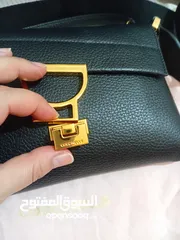  4 coccinelle hand bag - شنطة يد من ماركة كوكسينيل
