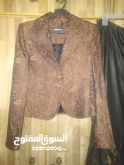 12 فستان اسود واحمر طويل مع جاكيت قصير احمر بأكمام طويلة جديد غير مستعمل ماركة H&M مقاس L بلبس 40 و42