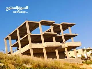  8 بيت عظم للبيع  مكون من ثلاثة طوابق عظم للبيع  عجلون الهاشميه  اطلاله بانوراما  قرب التلفريك