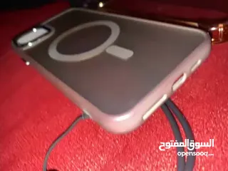  30 11pro max مع كرتونة  و ثلاث كفرات  وشاحن للبدل او للبيع تبديل على 13 فقط مع فرقيه بسيطه