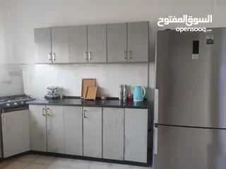  15 متوفر شقة بطولكرم دوار السلام دخلة ريم البوادي مساحتها 135 ومع بيت الدرج 145  دلكس جاهزة  بدون مصعد