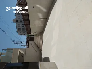  6 شبه فيلا خلدا 230م وتراسات 200م وكراج خاص