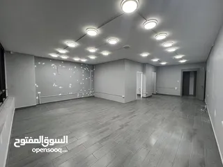  9 مكتب تجاري للايجار او للبيع في السابع طابق اول مقابل بنك الاردن واجهة امامية على الشارع واجهة كامل.