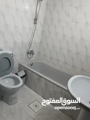  7 عمارة مكونه من طابقين وساحه خارجيه للبيع