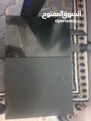  1 بلايستيشن 2 للبيع نظيفه جدا بس في جرح خفيف ومعها سيدي اصلي مستحيل تلاقي بسوق