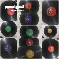  3 مشغل اسطوانات وكاسات مع سماعتين النوع دايو من ايام الخسمنتات مع مجموعه من اسطوانات الجميله زمن الفن