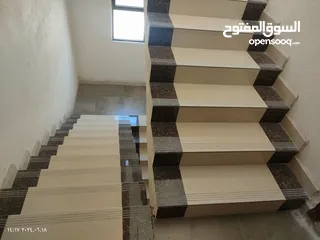  5 شقة طابقية للبيع في منطة المرقب/الربوة - من أجمل مناطق عمان الشرقية.
