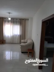  2 شقة جاهزة واسعة،مع بلكونة في منطقة مريحة ومرغوبة. يفضل عرسان ، عائلات صغيرة او نساء