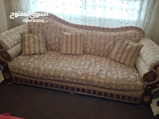  2 طقم كنب بحالة جيدة للبيع