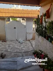  4 منزل (شبه فيلا) للبيع اربد (حوارة)