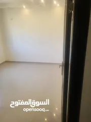  8 شقه طابق أول مشطبه للايجار في المصيون بجانب مدرسة عين منجد