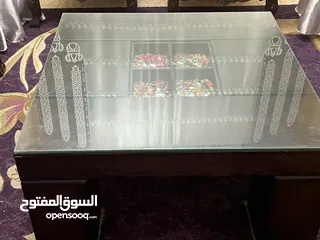  1 طاولة وسط مع 2 طرابيزة وطاولة سفرة سيكوريت مع 5 كراسي