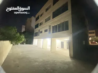  3 عمارة سكنية مجددة بالكامل  للبيع