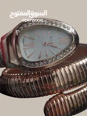  7 بتفاصيلها الدقيقه وبريقها الذي يخطف الانظار هي تكثر من قطعه اكسسوار انها انعكاس لذوقك ودقتك وانضباطك