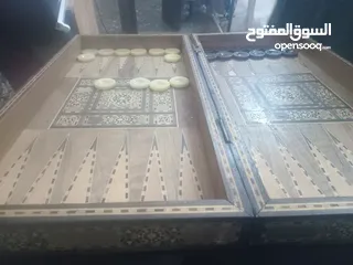  7 طاولة زهر تحفة للبيع مع شطرنج بنفس ا المستعجل