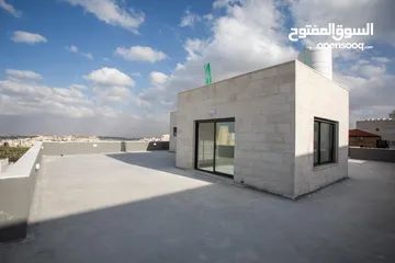  1 شقة للبيع بسعر محروووق طابق ثالث مع روف دوبلكس  مساحة 190م مع ترس 100 م