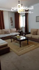  7 شقه ممتازة  للبيع ---اربد -مجمع الشيخ خليل