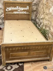  4 تخت سرير مفرد حجم كبير و خشب لاتيه و زان  تفصيل  للبيع