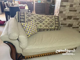  4 طقم كنب نظيف جدا استخدام خفيف كثير
