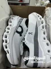  4 On running shoes (QC)